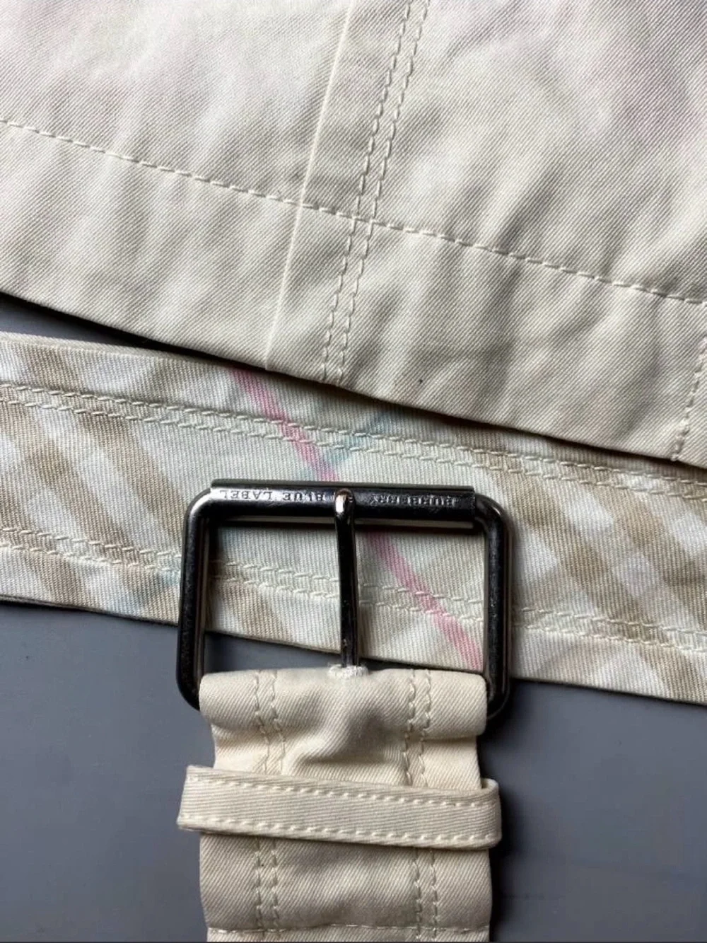 Burberry Cream Trench Coat - Picture 5 of 10